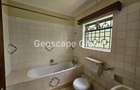 4 Bed House with En Suite in Nyari - 12
