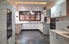 6 Bed House with En Suite in Kyuna - 5