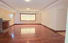 5 Bed Townhouse with En Suite at Apple Cross - 10