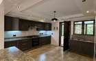 5 Bed Townhouse with En Suite at Lavington - 6