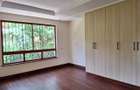 5 Bed Townhouse with En Suite in Spring Valley - 14