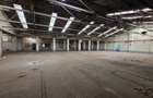 40,000 ft² Warehouse with Parking in Industrial Area - 1