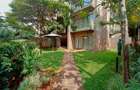 5 Bed Townhouse with En Suite at Lavington - 2