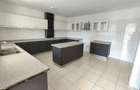 3 Bed Apartment with En Suite in Brookside - 1