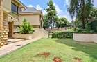 5 Bed Villa with En Suite at Lavington Green - 14
