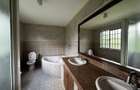 5 Bed Townhouse with En Suite in Spring Valley - 8