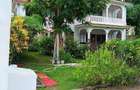 4 Bed Villa with En Suite at Links Road - 4