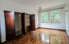 4 Bed Townhouse with Swimming Pool in Riverside - 13