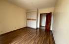 4 Bed Apartment with En Suite in Parklands - 6