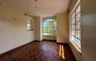 5 Bed Townhouse with En Suite in Lavington - 13