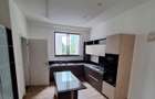 4 Bed Apartment with En Suite in Riverside - 9