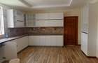 6 Bed House with En Suite in Runda - 4