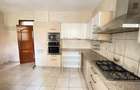 4 Bed Apartment with En Suite in Kilimani - 6