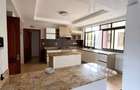 3 Bed Apartment with En Suite at Riverside Drive - 10