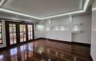 5 Bed House with En Suite in Runda - 15