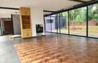 4 Bed Townhouse with En Suite in Lake View - 15