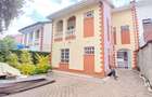 4 Bed Townhouse with En Suite at Lavington - 2