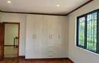 4 Bed House with En Suite in Lavington - 13