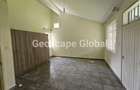 5 Bed House with En Suite in Nyari - 8