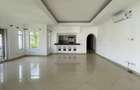 Serviced 3 Bed Apartment with En Suite in Nyali Area - 1