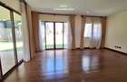 5 Bed Townhouse with En Suite at Lavington. - 2