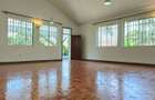 5 Bed House with En Suite in Nyari - 4