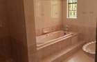 5 Bed House with En Suite at Riverside - 14