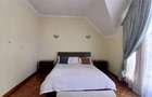 5 Bed Townhouse with En Suite at Lavington - 10