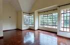 5 Bed Townhouse with En Suite at Lavington - 7