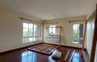 5 Bed House with En Suite in Lavington - 4