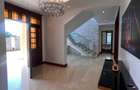 5 Bed House with En Suite in Lavington - 18