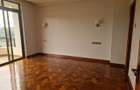 4 Bed Apartment with En Suite in Riverside - 12