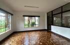 4 Bed Villa with En Suite at Lavington - 3