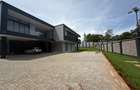 5 Bed Villa with En Suite in Nyari - 1