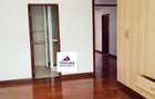 5 Bed Townhouse with En Suite at Grevellea Grove - 11