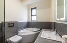 Serviced 2 Bed Apartment with En Suite in Spring Valley - 17
