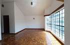 5 Bed Townhouse with En Suite in Spring Valley - 12