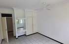 4 Bed Apartment with En Suite at Beach Road - 14