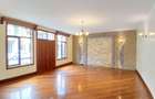 5 Bed Townhouse with En Suite in Lavington - 16