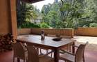 4 Bed House with En Suite in Rosslyn - 9
