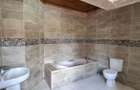 5 Bed House with En Suite in Thome - 12