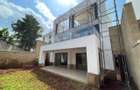 4 Bed Villa with En Suite in Spring Valley - 1