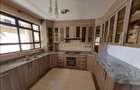 5 Bed House with En Suite in Lavington - 18