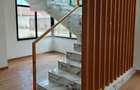 5 Bed Townhouse with En Suite at Lavington - 7