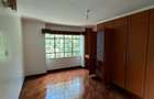 5 Bed Townhouse with En Suite in Lavington - 8