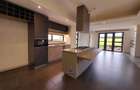 4 Bed Villa with En Suite at Redhill - 4