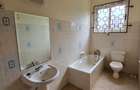 4 Bed Townhouse with En Suite in Lavington - 9