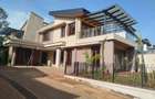 5 Bed House with En Suite in Runda - 1
