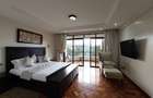 3 Bed Apartment with En Suite at Riverside Drive - 1