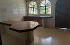 5 Bed House with En Suite at Riverside - 10